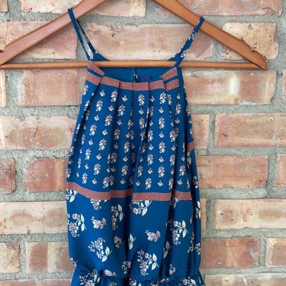 Francesca’s floral dress - Picture 2 of 4